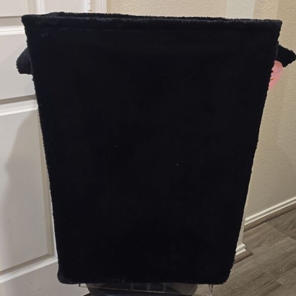 Juicy Couture Home Iridescent Heart Velour Laundry Basket - Picture 4 of 7